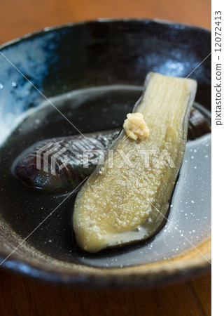 Braised eggplant 12072413