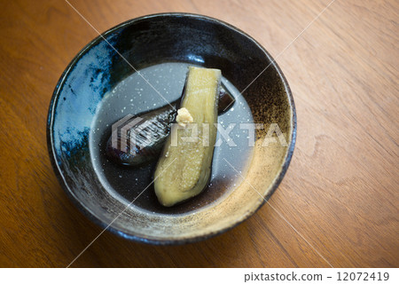 Braised eggplant 12072419