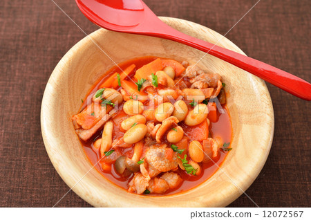 Pork beans (soybean tomato stew). 12072567
