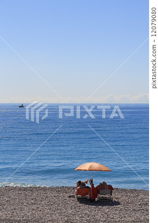 Bright Nice beach 12079080