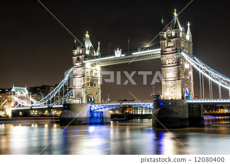 London Tower Bridge across the River Thames London Tower Bridge across the River Thames 12080400