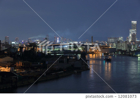 Night view of Osaka Minami 12081073