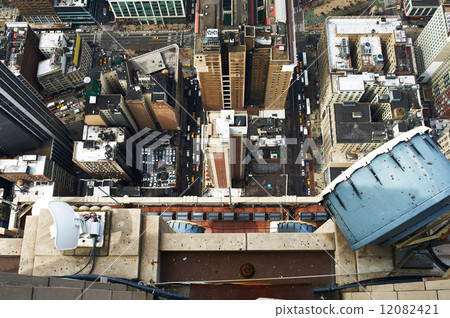 Cityscape view of Manhattan from Empire State Building 12082421