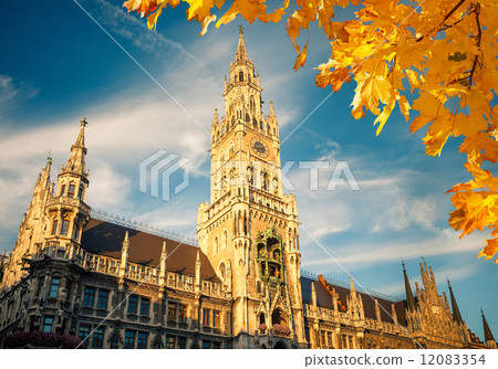 Munchen new town hall 12083354