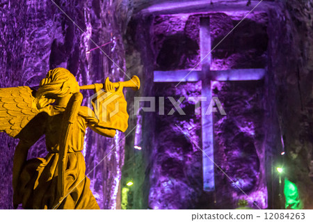 Salad Cathedral in the city of Sipakira 12084263