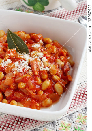 Soybean and bacon simmered in tomato Soybean and bacon simmered in tomato 12087603