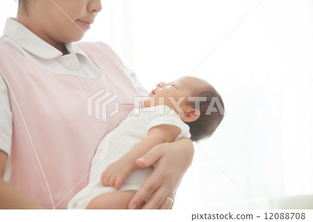 一個月大的寶寶寶寶 12088708