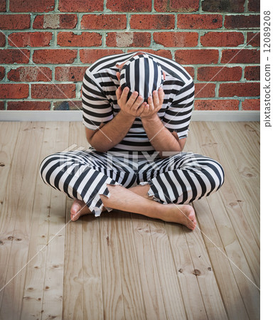 man prisoner 12089208