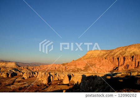 在卡帕多細亞黃昏的羅斯谷 12090202