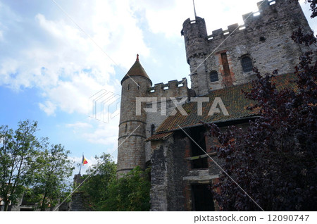 Ghent 12090747