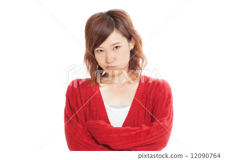 明亮的紅色羊毛衫的一個可愛的女孩 明亮的紅色羊毛衫的一個可愛的女孩 12090764