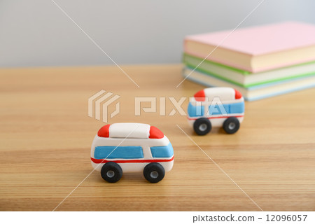 ambulance ambulance 12096057