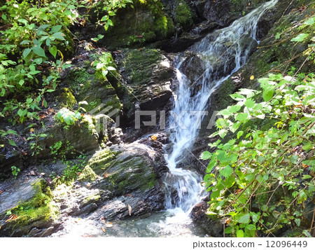 Minami Pass Falls 12096449