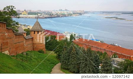 Nizhny Novgorod Kremlin in autumn morning Nizhny Novgorod Kremlin in autumn morning 12097142
