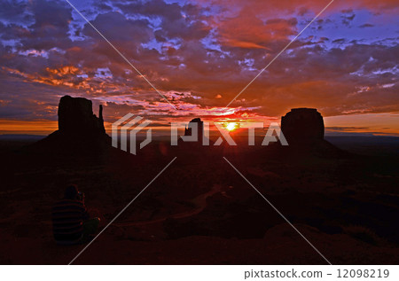 紀念碑谷的風景圖片 12098219