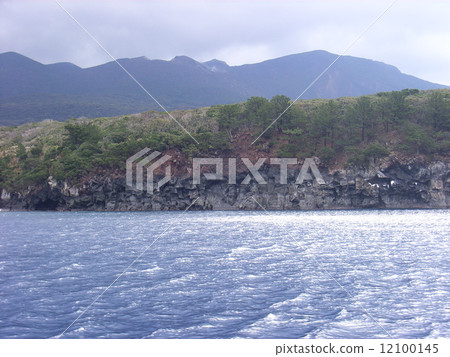 Kuchinoerabu Island 12100145