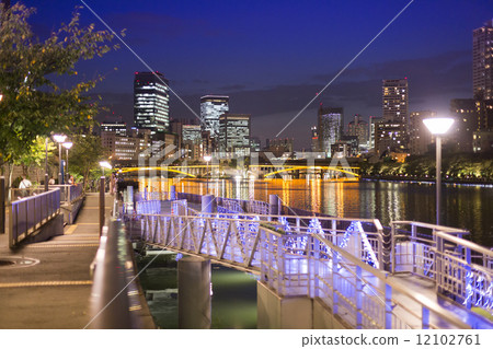 Tenmabashi Hachijo家庭海灘夜視圖 12102761