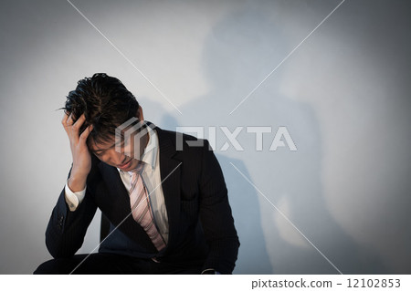 擔心的人 12102853