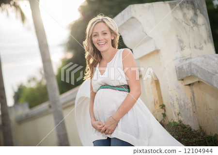 Image of pregnant woman Image of pregnant woman 12104944