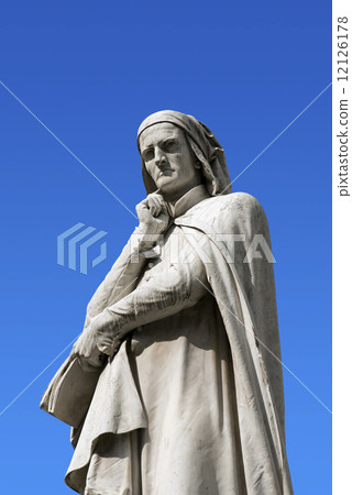 Statue of Dante in Verona - Italy Statue of Dante in Verona - Italy 12126178