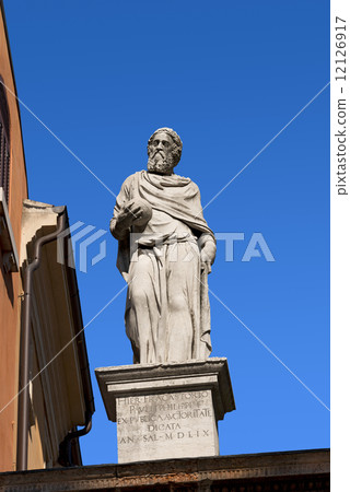Girolamo Fracastoro Statue - Verona Italy Girolamo Fracastoro Statue - Verona Italy 12126917