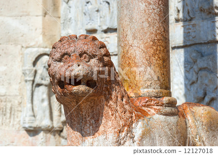 Basilica of San Zeno Verona - Marble Lion Basilica of San Zeno Verona - Marble Lion 12127018