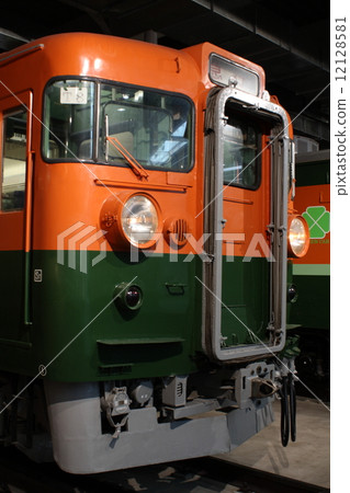 線性鐵路大廈：165系列火車 12128581