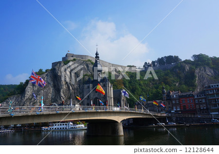 Dinan 12128644