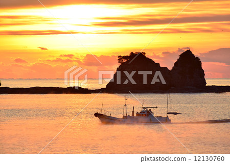 田原的薄霧 田原的薄霧 12130760