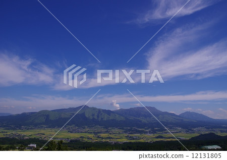 Landscape of Minami-Aso Aso Goto, Nankaya and the blue sky in early autumn Landscape of Minami-Aso Aso Goto, Nankaya and the blue sky in early autumn 12131805