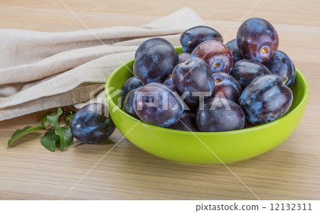 Ripe fresh plum Ripe fresh plum 12132311