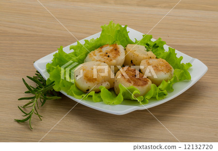 Grilled scallops Grilled scallops 12132720