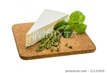 Brie cheese 12133030