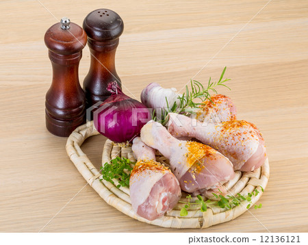 Raw chicken legs Raw chicken legs 12136121