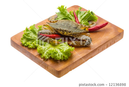 Raw crab 12136898