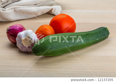 Zuchini 12137205