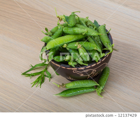 Green fresh peas 12137429