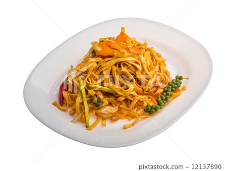 Fried noodles with vegetables Fried noodles with vegetables 12137890