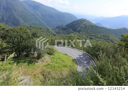 照片素材(图片): 铁丘陵 弯曲的 曲线