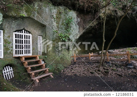 Christian Cave Chapel Christian Cave Chapel 12186031