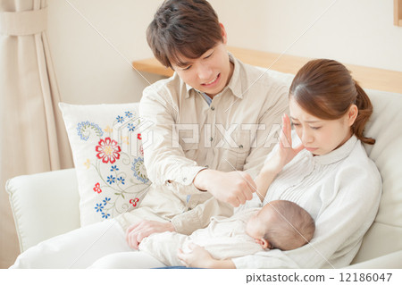 家庭3個月大 家庭3個月大 12186047