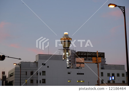 Tsutenkaku in the evening 12186464