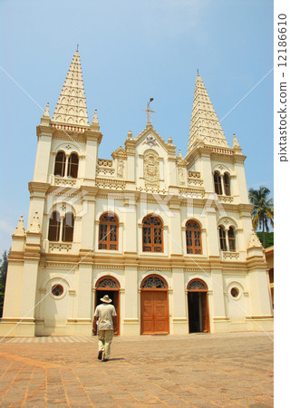 Santa Cruz Cathedral Basilica, Cochin, Kerala, India 12186610