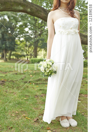 Bouquet and dress 12189038