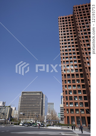 Otemachi's office building city 12193753