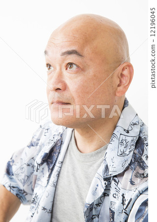 中年男性 12196045