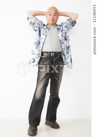 Middle male Middle male 12196055