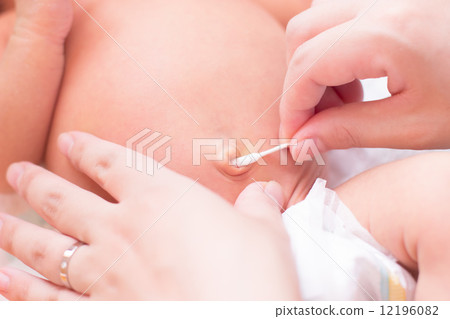 1 month after birth Caring for the baby nose 12196082