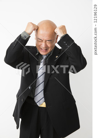 Middle male business 12196129