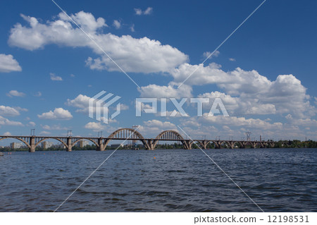 railroad bridge 12198531